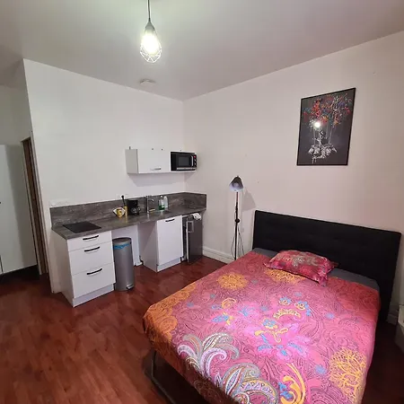 Webb 25m2 * Moulins (Allier)