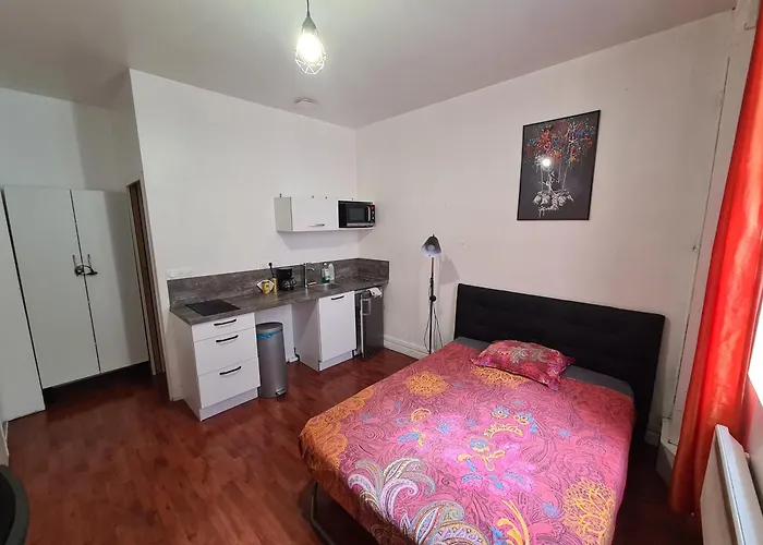 Webb 25m2 * Moulins (Allier)